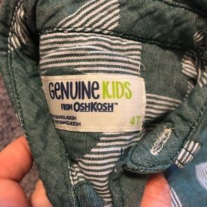 OshKosh B'gosh Shirts & Tops - 4 for $12 OshKosh long sleeve collard boy’s shirt OshKosh B'gosh Shirts & Tops - 4 for $12 OshKosh long sleeve collard boy’s shirt